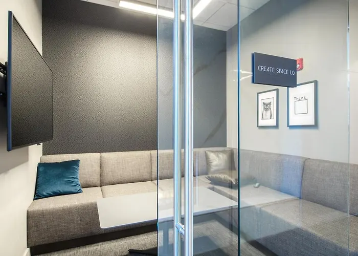 W Loop W Gym Pool In Heart Of Greektown Chi-539 Чикаго