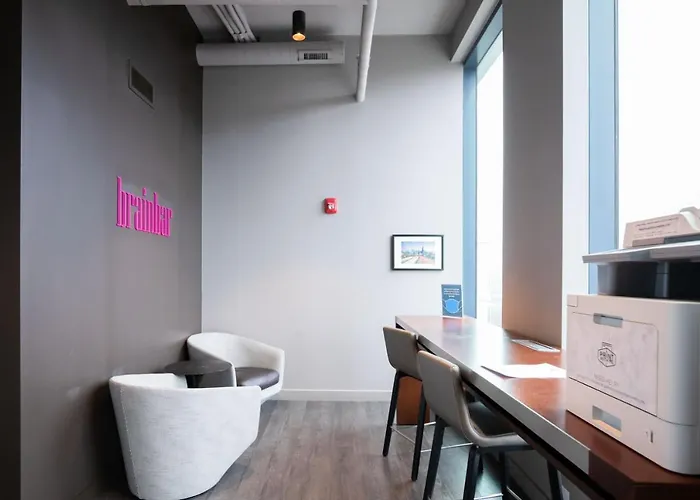 W Loop W Gym Pool In Heart Of Greektown Chi-539 * Чикаго