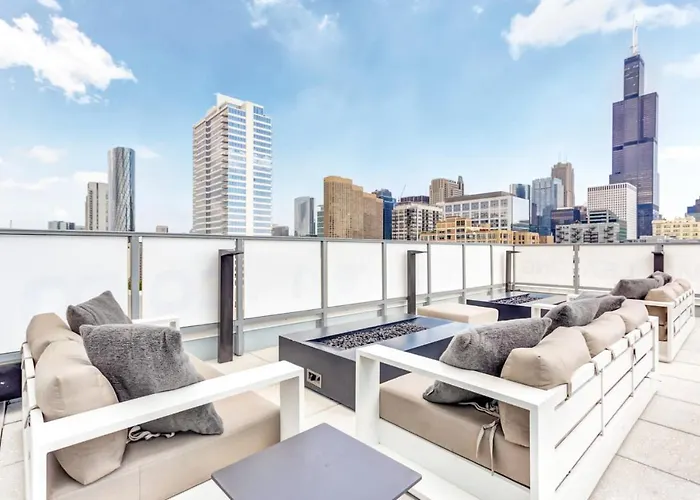 W Loop W Gym Pool In Heart Of Greektown Chi-539 * Чикаго